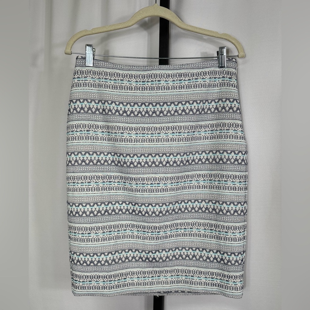 NWT THE LIMITED White & Blue Pattern Pencil Skirt | Size 10
